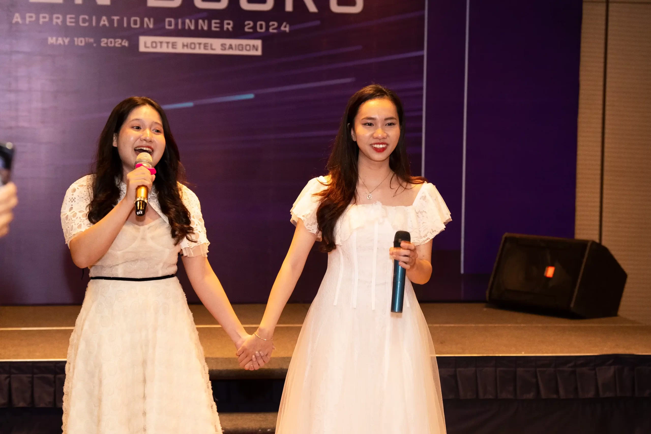 Tiệc tri ân Open Doors của Power English