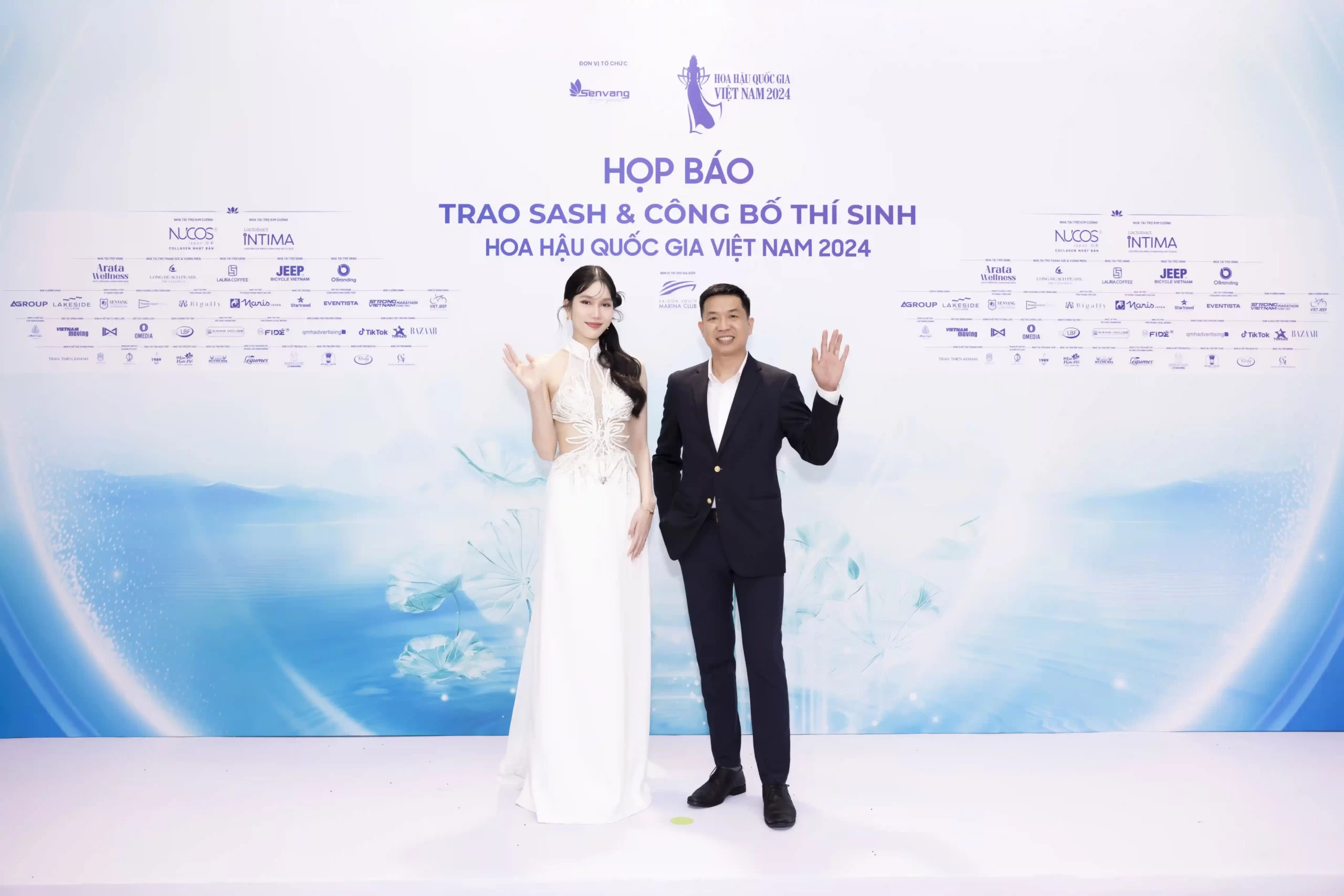 Ông Trần Minh Hiếu và Á hậu Phạm Ngọc Phương Anh - Đại sứ Thương hiệu Power English - tại họp báo cuộc thi Hoa hậu Quốc Gia Việt Nam 2024