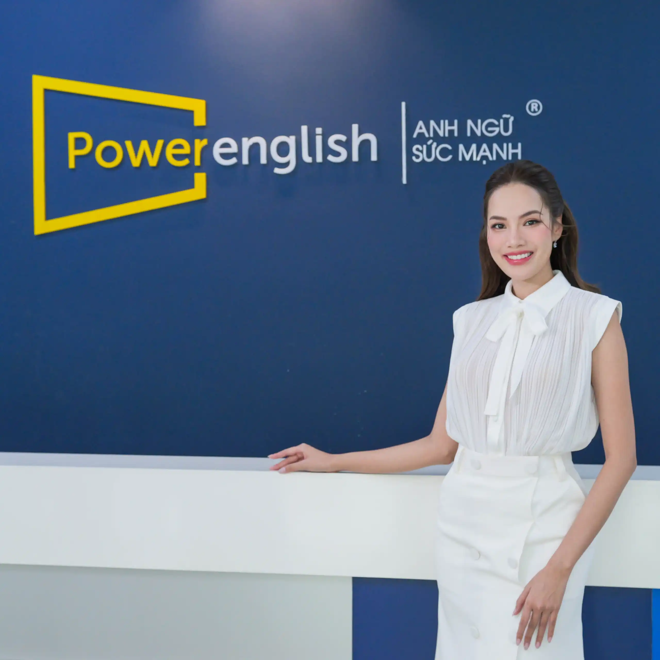 Lê Hoàng Phương, Giám đốc điều hành Miss Grand Vietnam, trong thời gian học tiếng Anh tại Power English