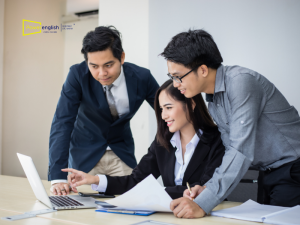 Gợi ý 5 tài liệu phù hợp cho người đi làm mất gốc tiếng Anh